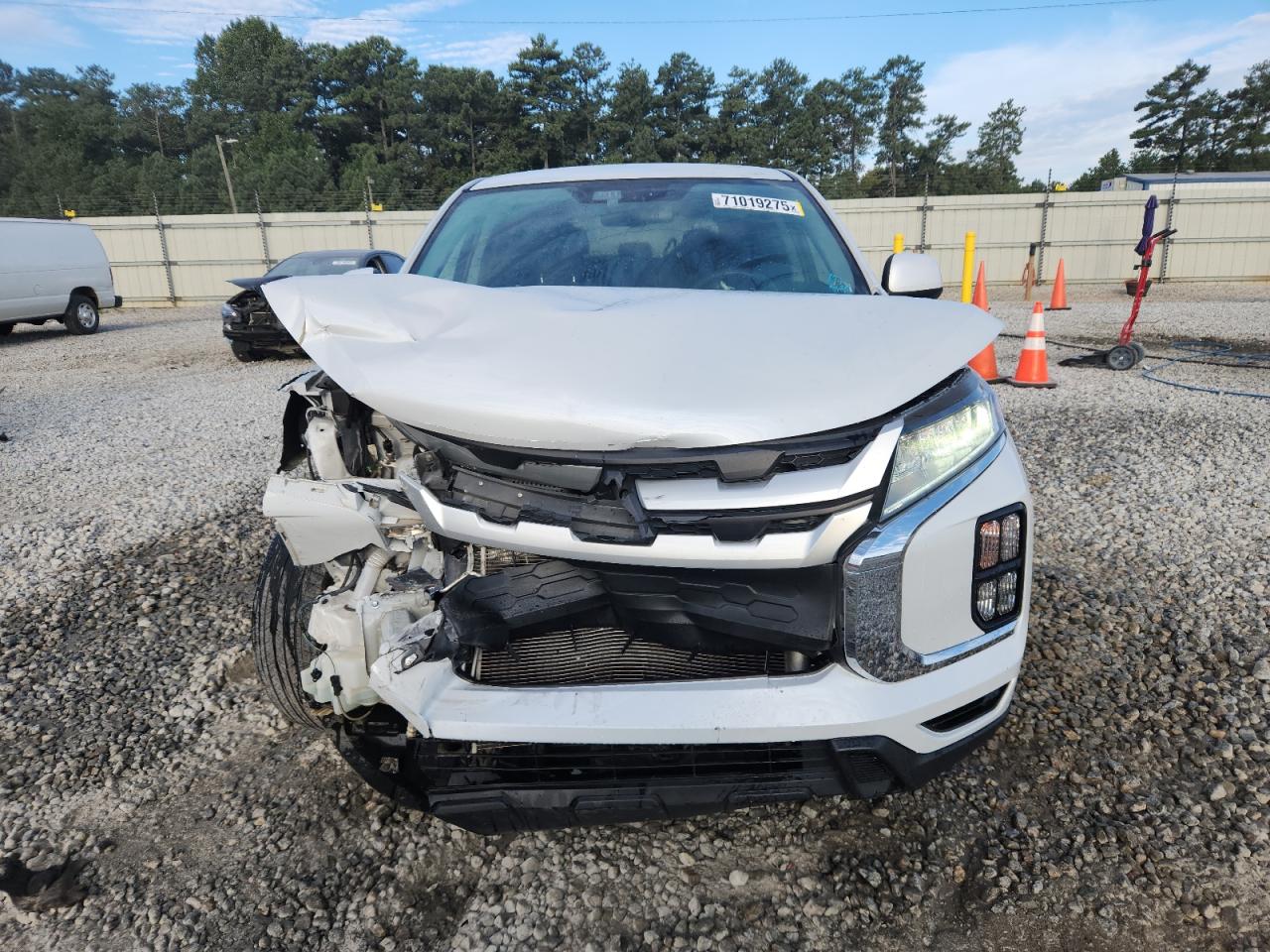 MITSUBISHI OUTLANDER ES