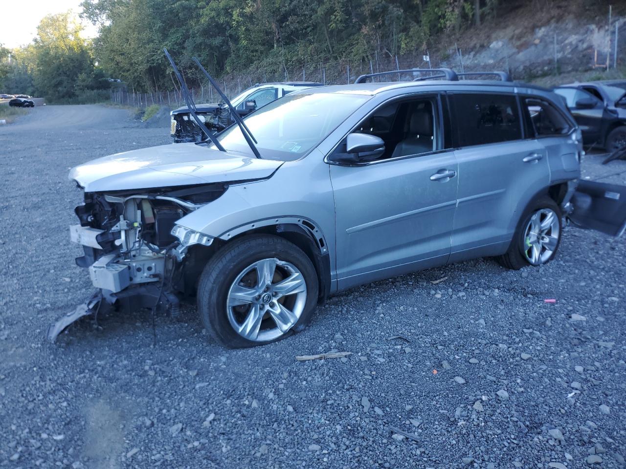 TOYOTA HIGHLANDER LIMITED