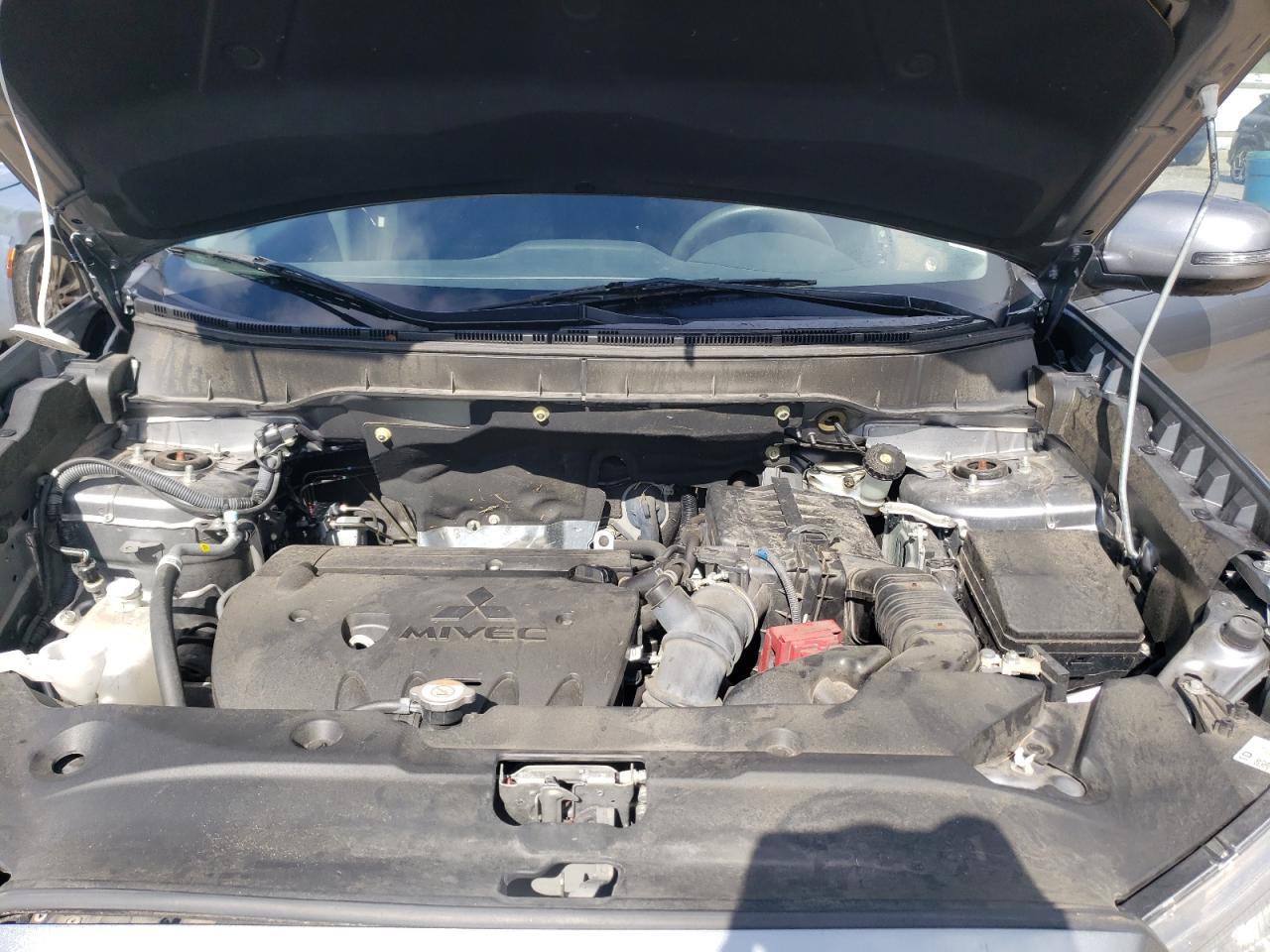 MITSUBISHI OUTLANDER ES