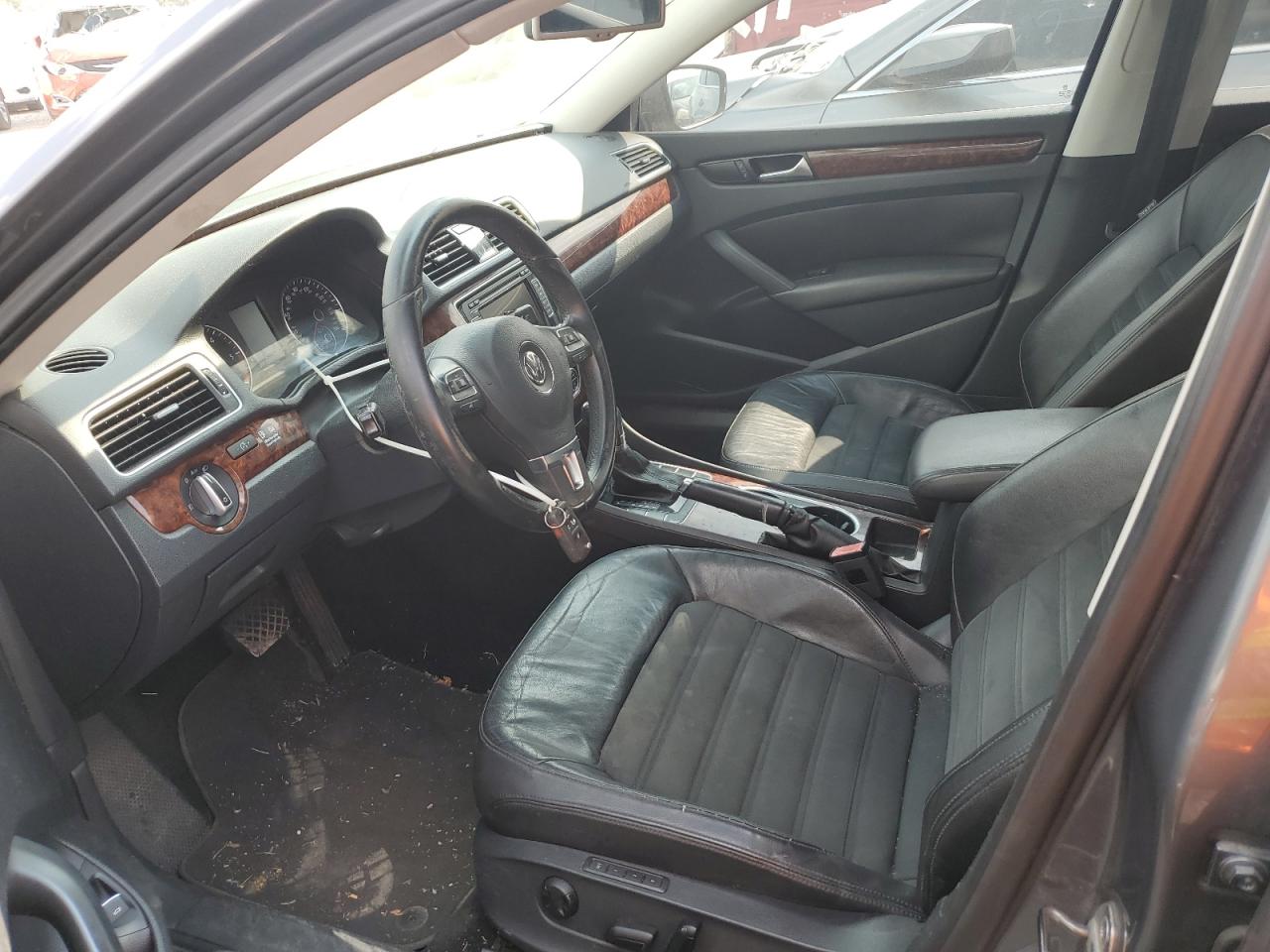 VOLKSWAGEN PASSAT SEL