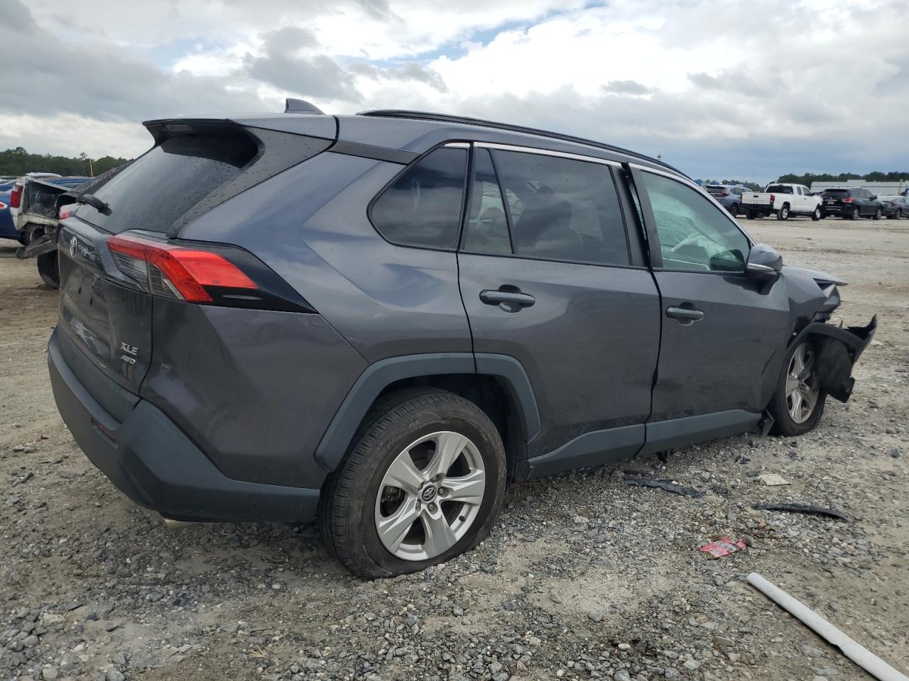 TOYOTA RAV4 XLE