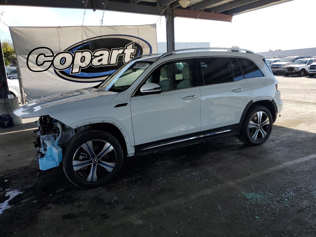 MERCEDES-BENZ EQB 300 4MATIC