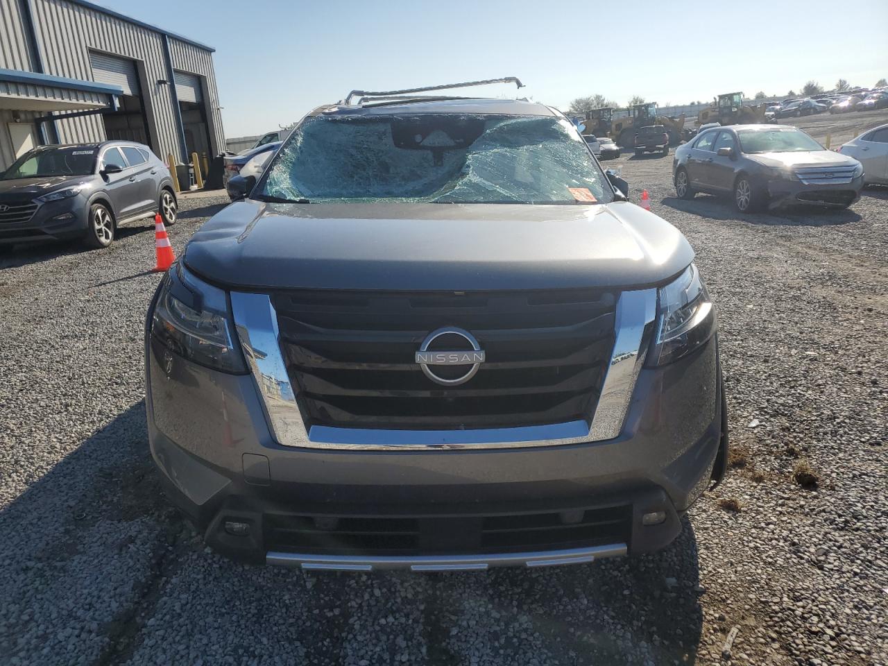 NISSAN PATHFINDER PLATINUM