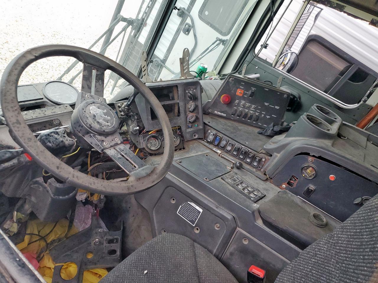 Lot #3298000056 2017 MACK 600 MRU600