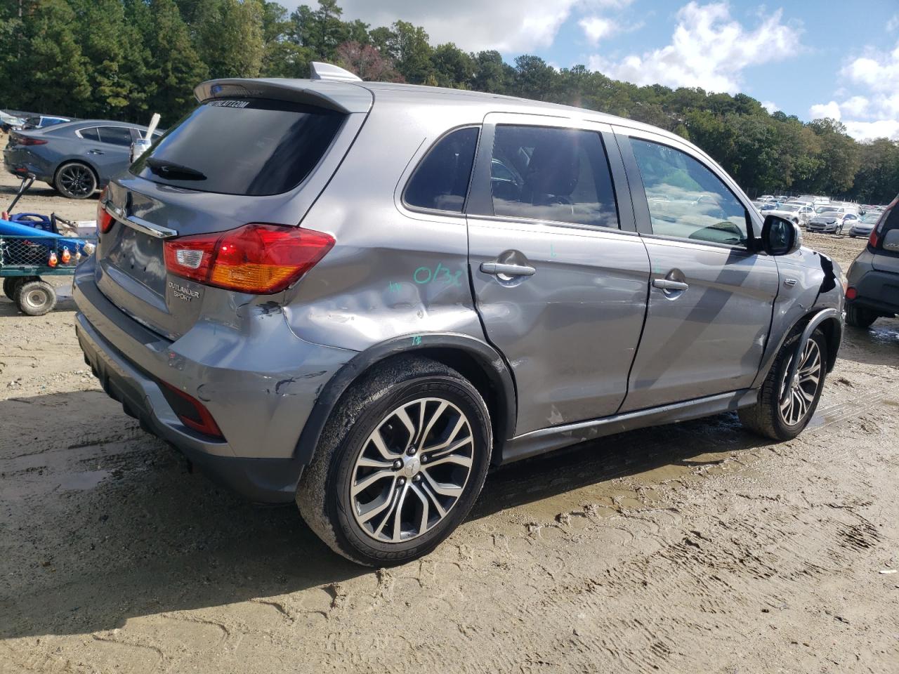 MITSUBISHI OUTLANDER ES