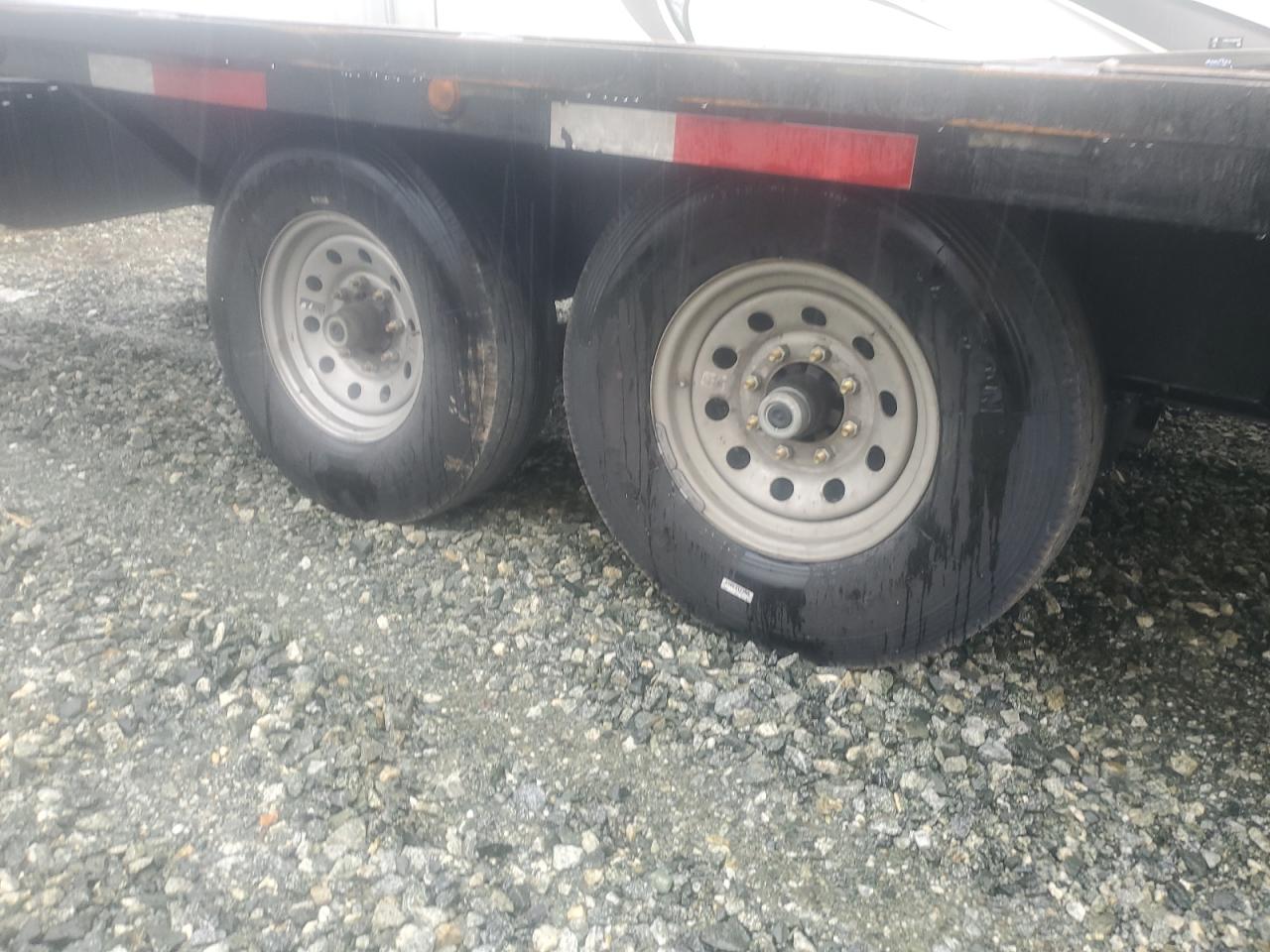 Lot #3285631292 2003 LOAD TRAIL UNKNOWN