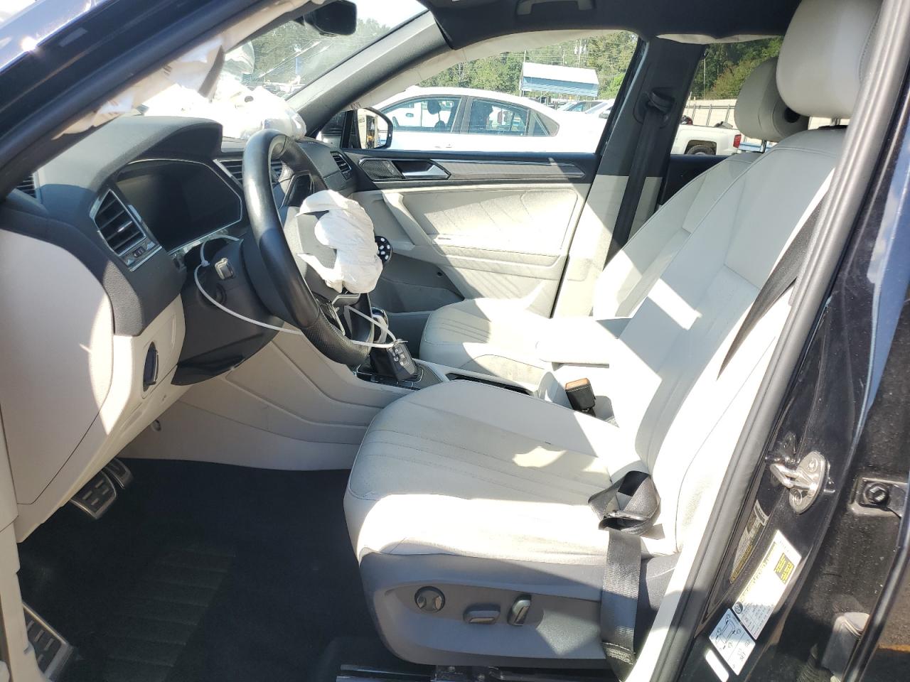 VOLKSWAGEN TIGUAN SE R-LINE BLACK