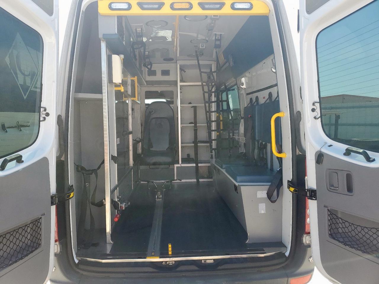 MERCEDES-BENZ SPRINTER 2500