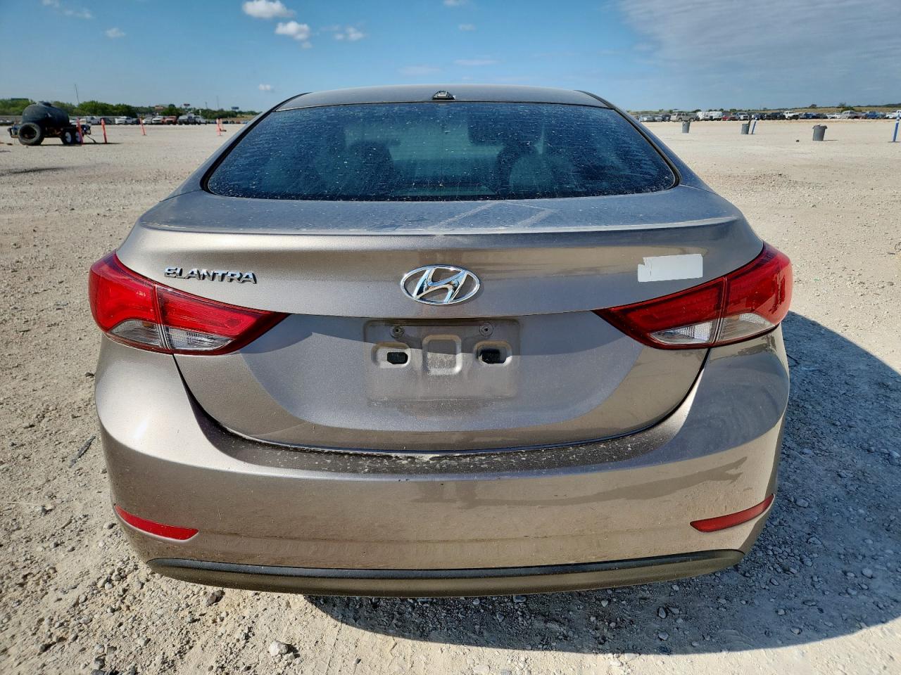 HYUNDAI ELANTRA SE