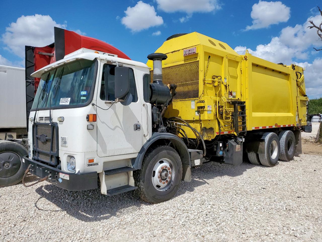 Lot #3256367332 2018 AUTOCAR XPEDITOR W