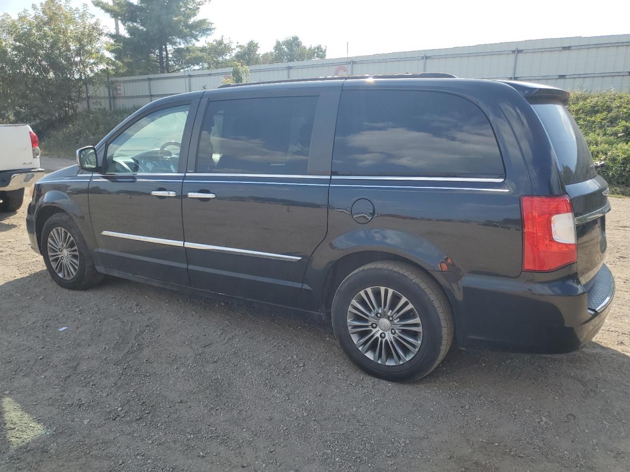 CHRYSLER TOWN & COUNTRY TOURING L