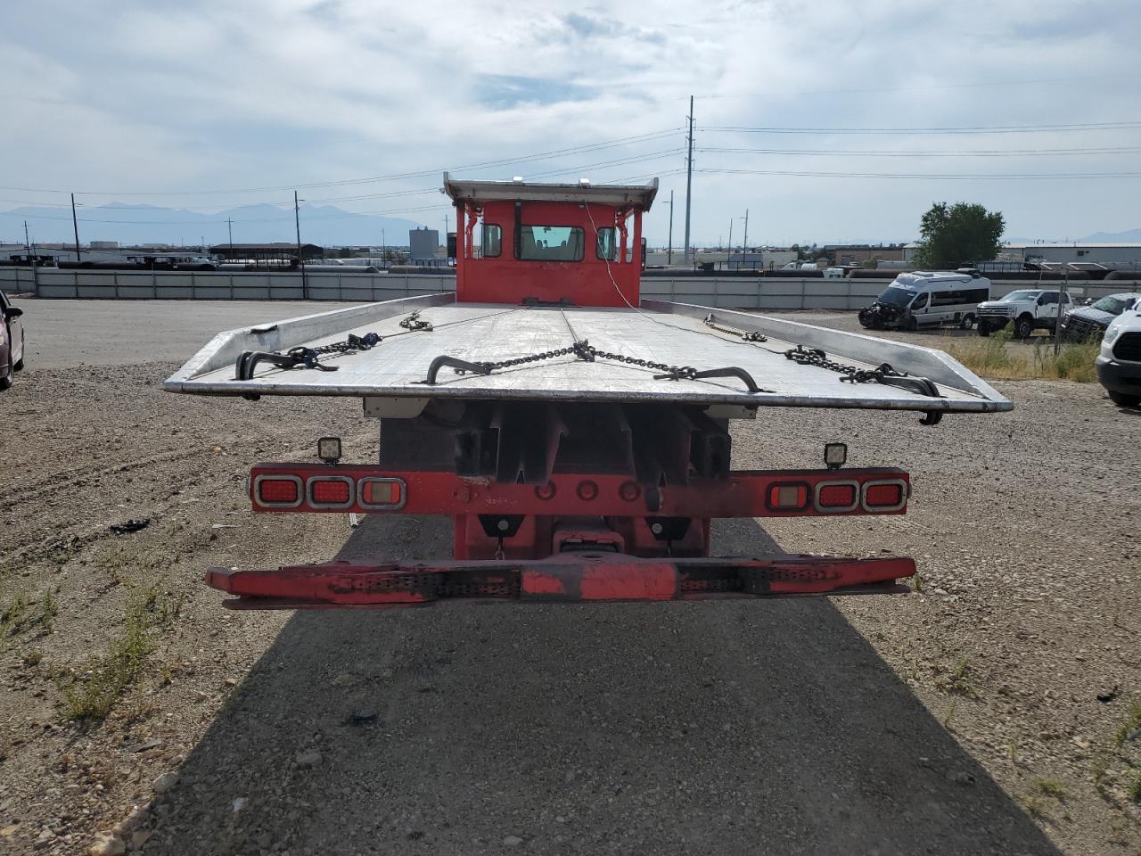 Lot #3232259551 2010 KENWORTH CONSTRUCTI