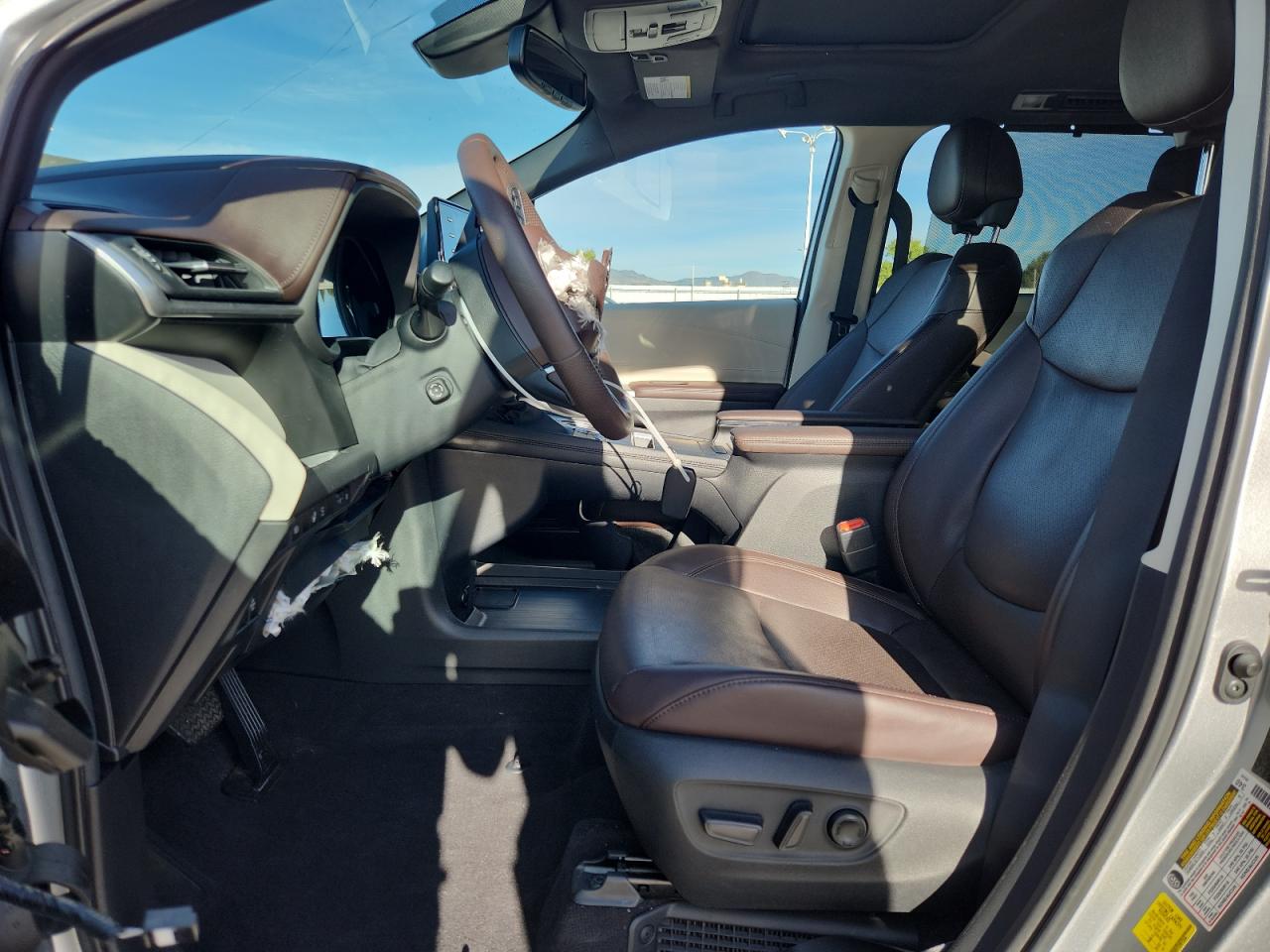 TOYOTA SIENNA LIMITED