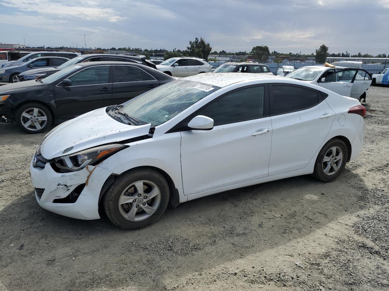 HYUNDAI ELANTRA SE