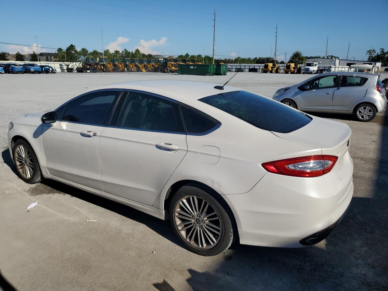FORD FUSION SE