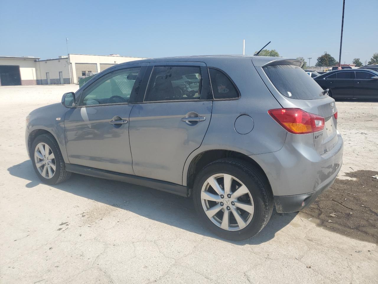 MITSUBISHI OUTLANDER ES