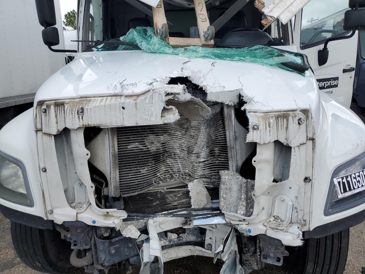 Lot #3304609457 2019 HINO 258/268