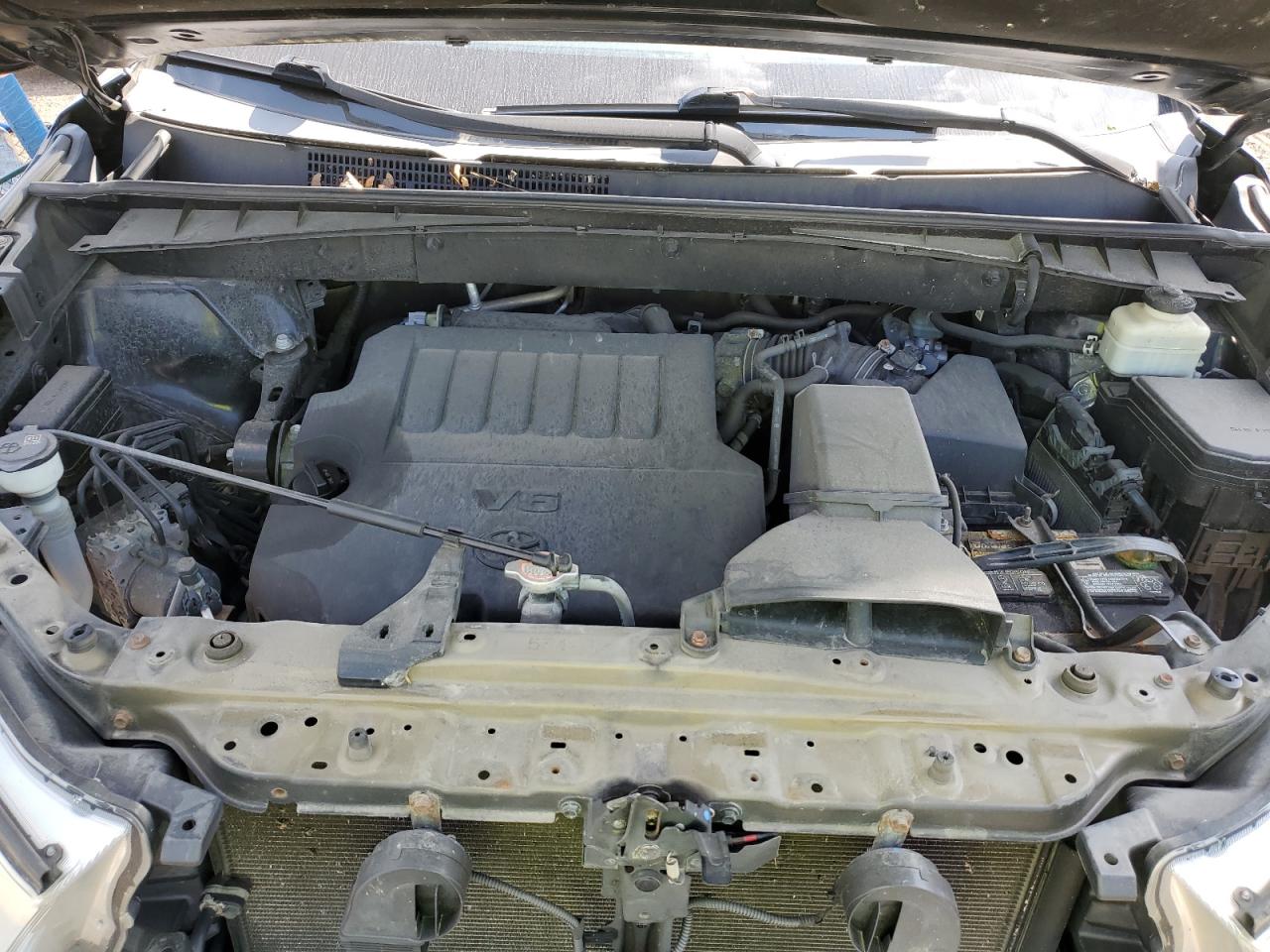 TOYOTA HIGHLANDER LE