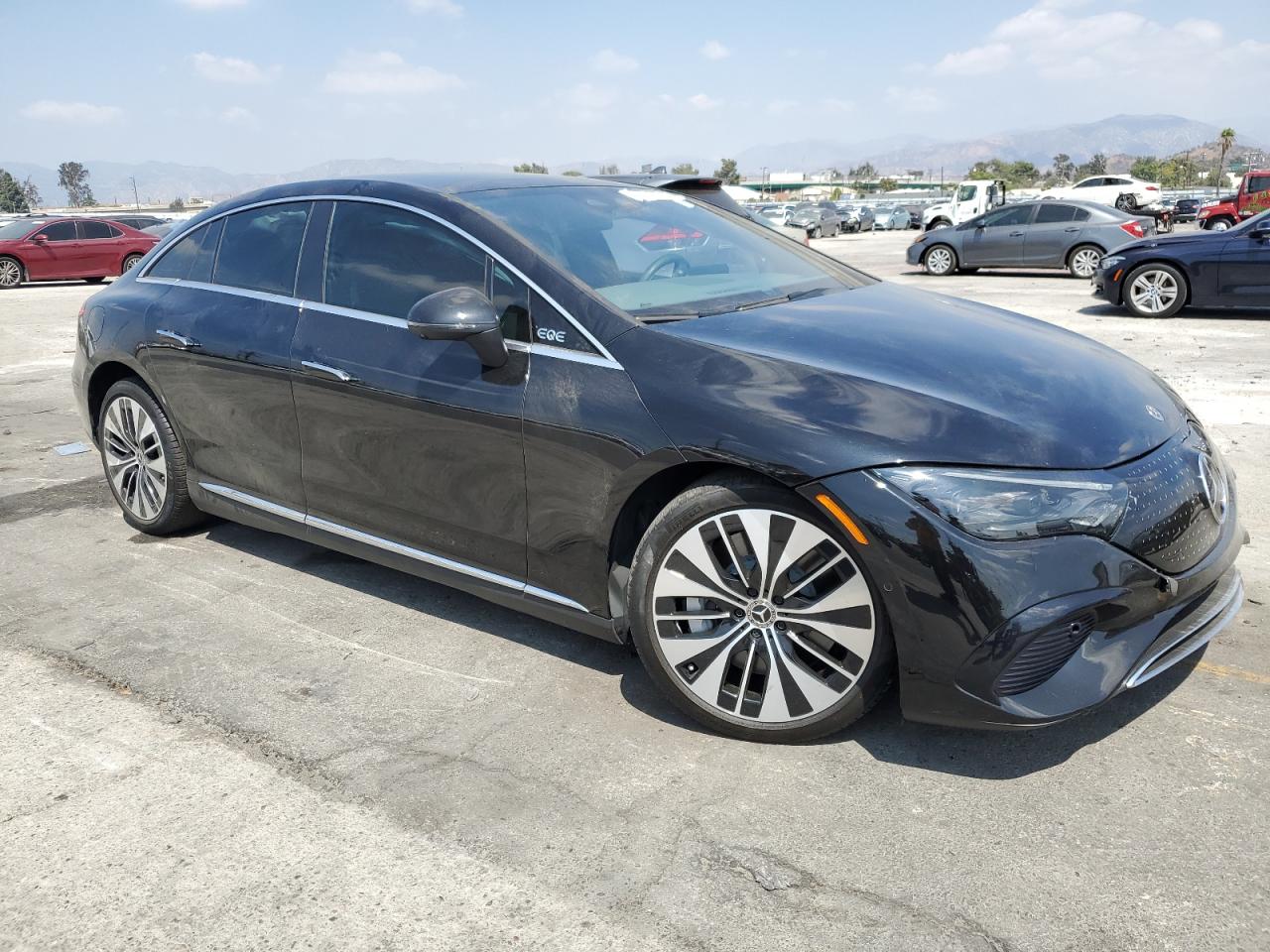 MERCEDES-BENZ EQE 350+