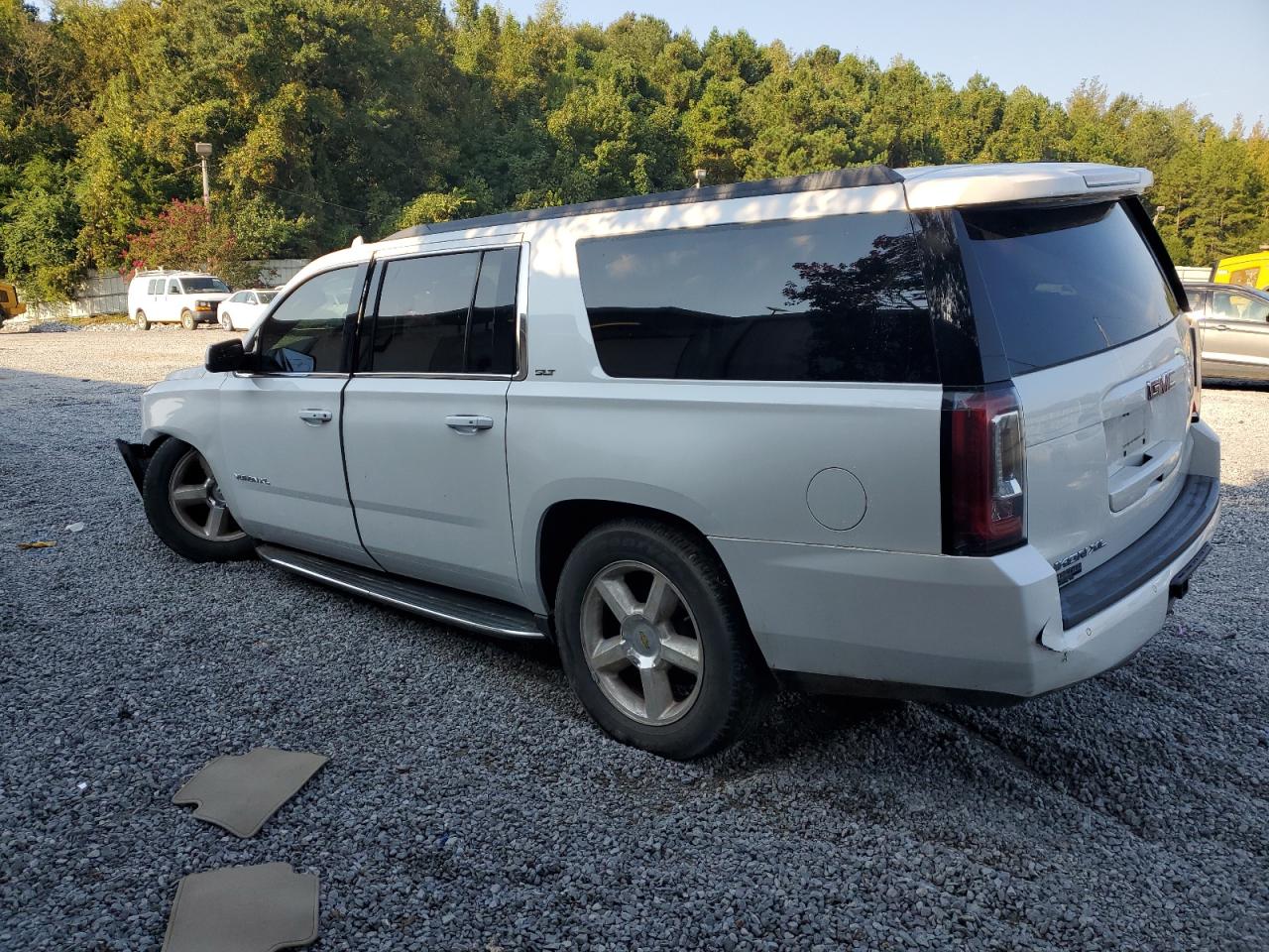 GMC YUKON C1500 SLT