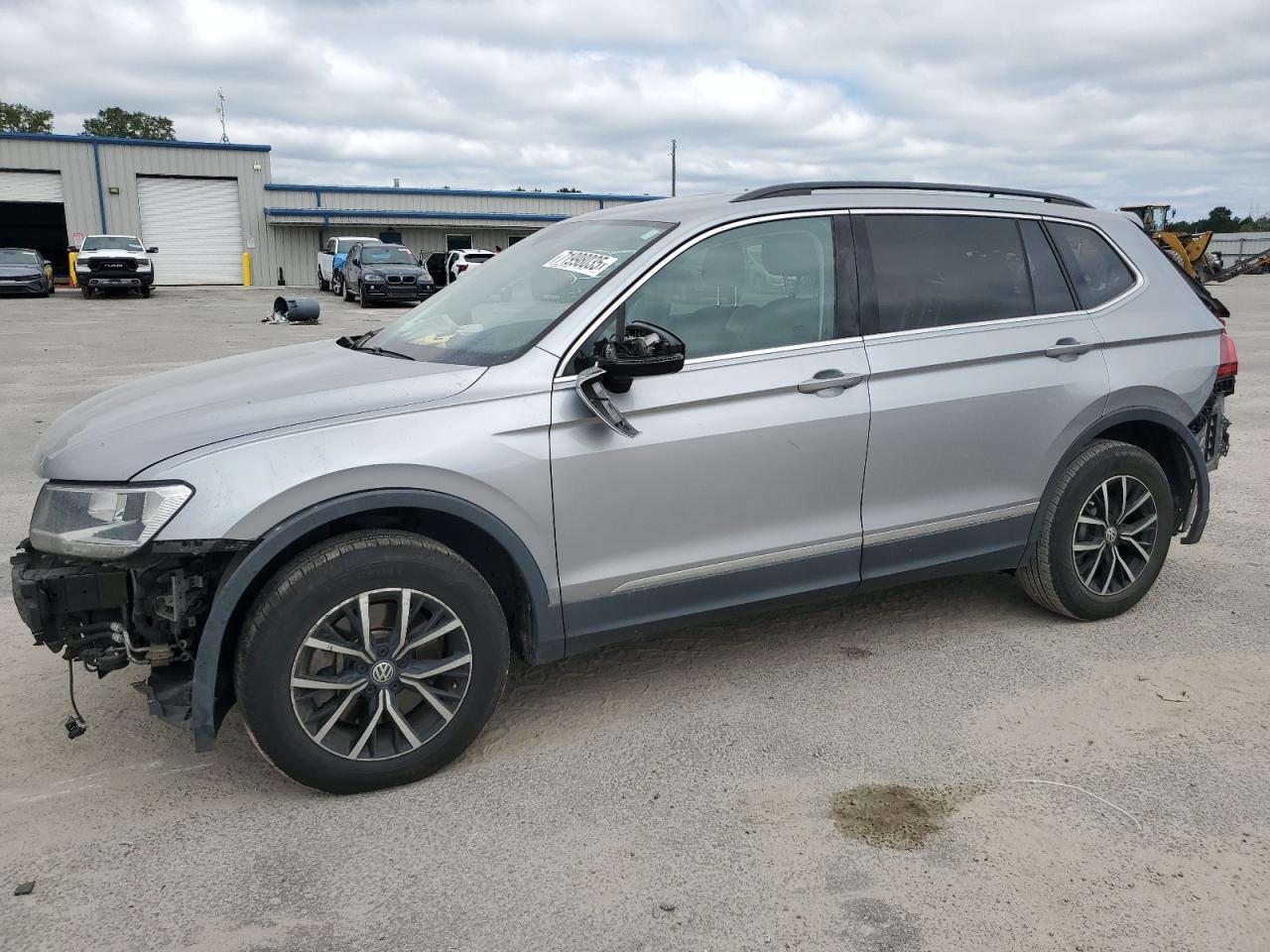 VOLKSWAGEN TIGUAN SE