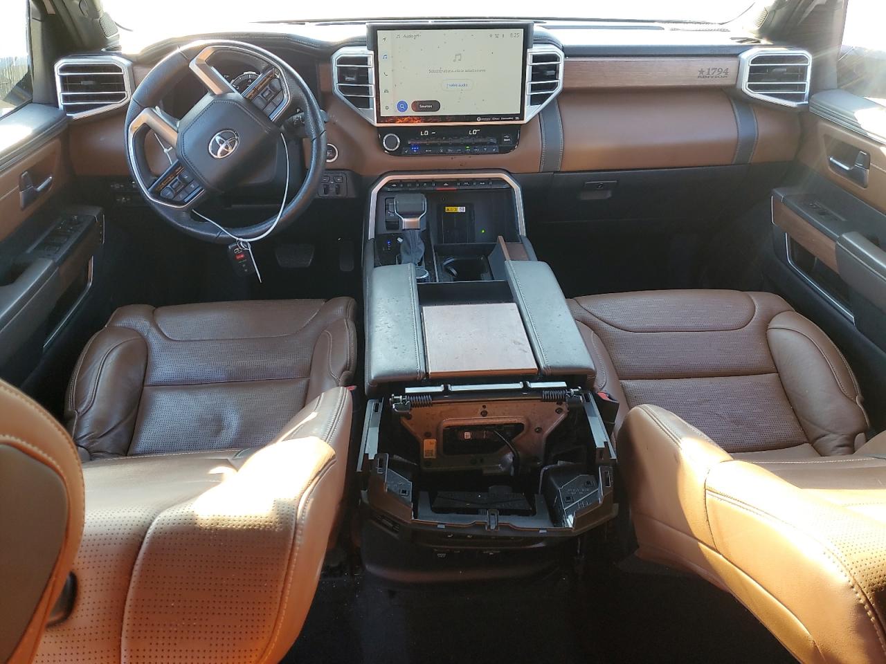 TOYOTA TUNDRA CREWMAX PLATINUM