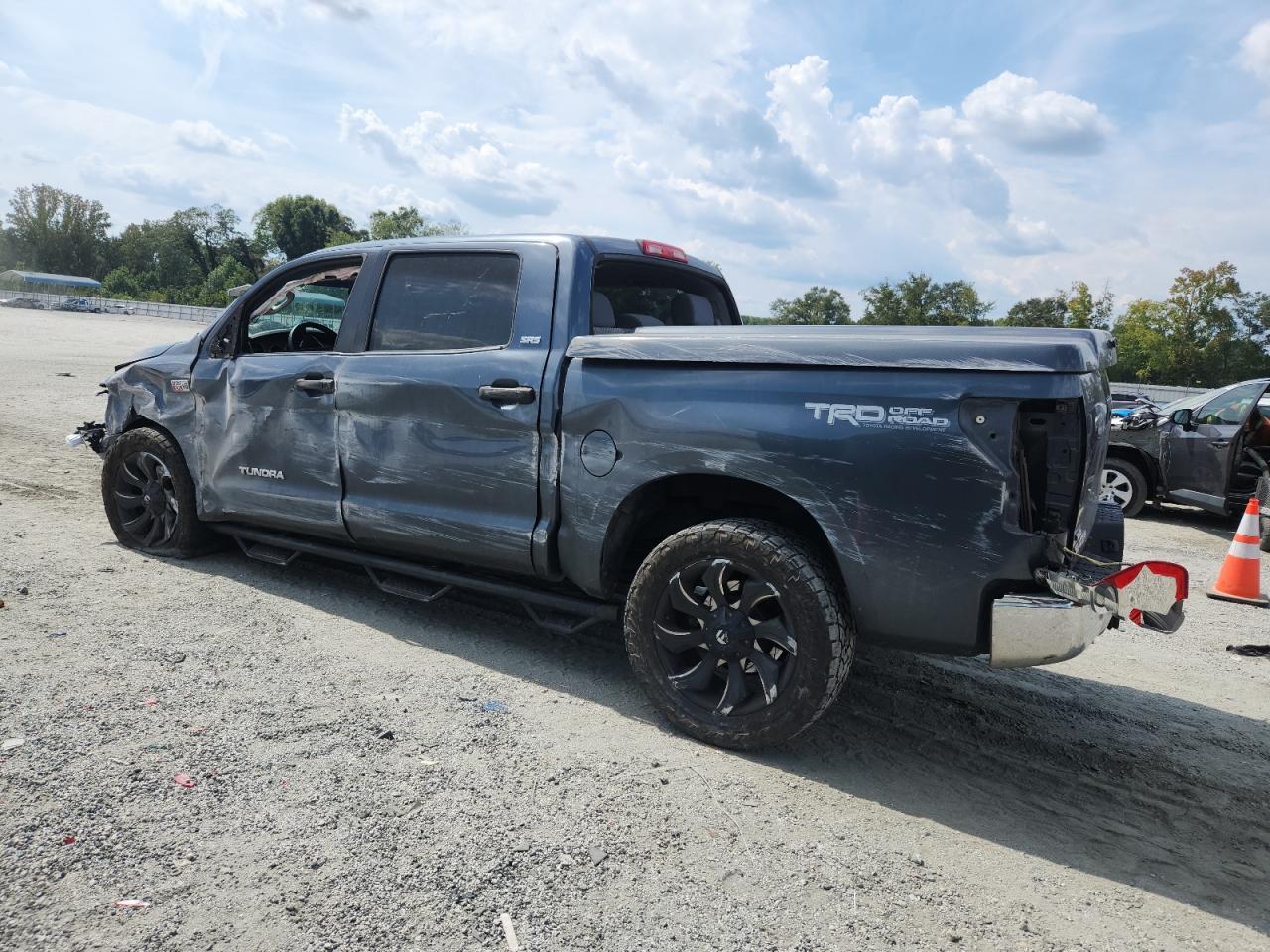 TOYOTA TUNDRA CREWMAX SR5