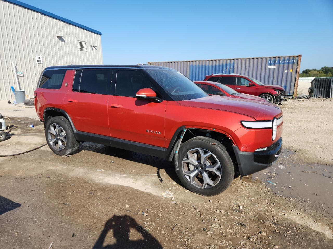 RIVIAN R1S ADVENTURE