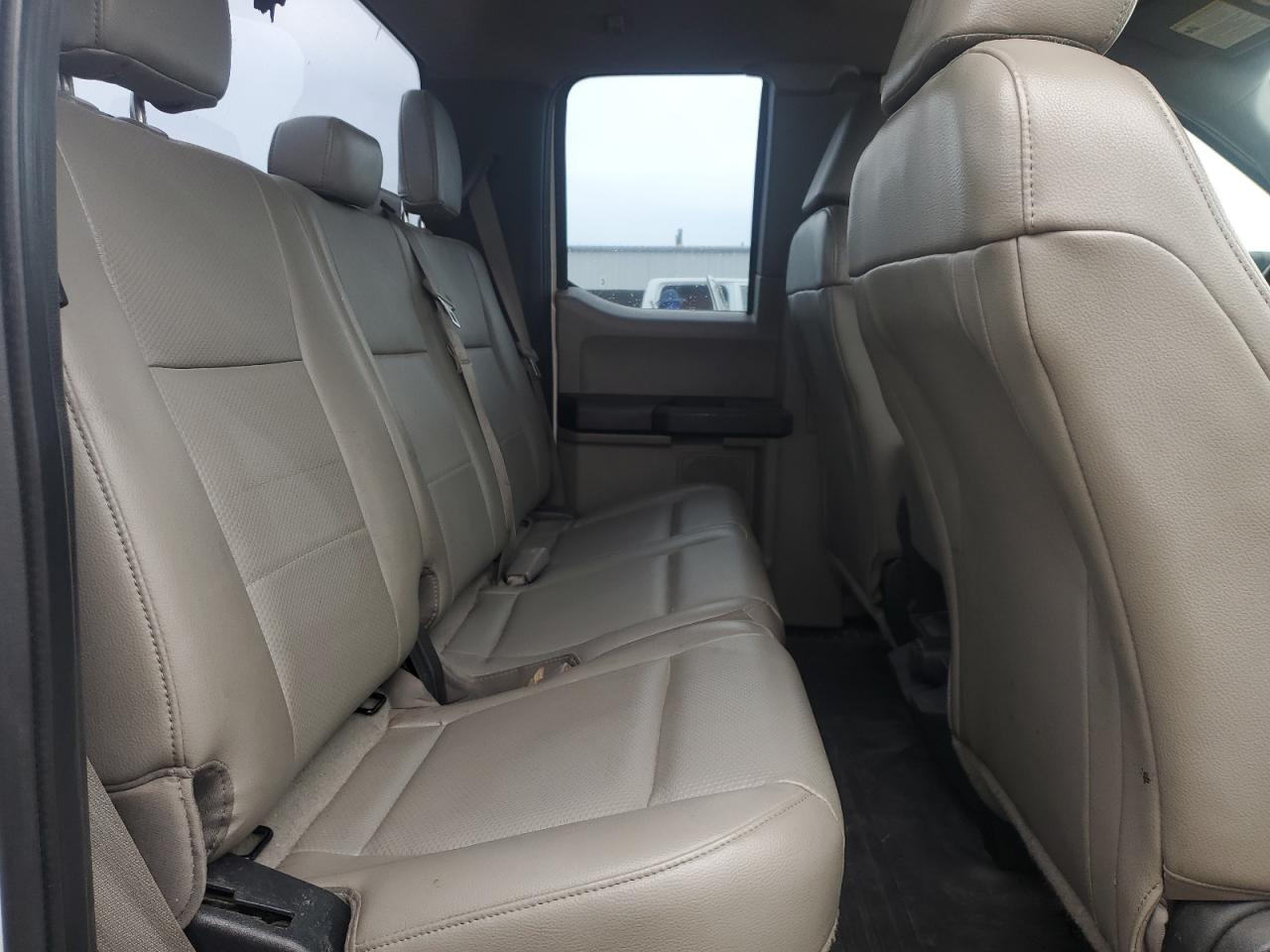 FORD F-150 SUPER CAB