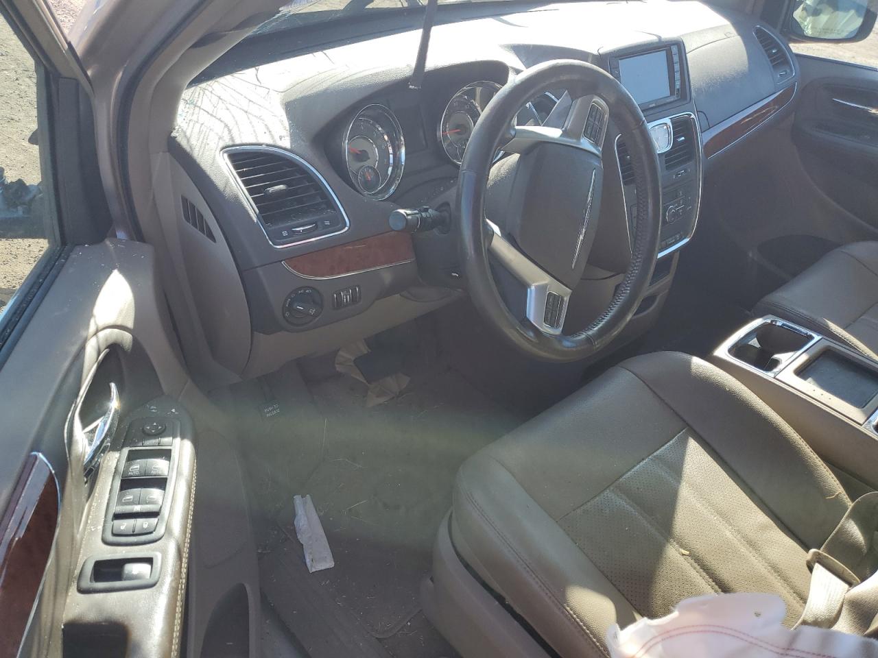 CHRYSLER TOWN & COUNTRY TOURING L