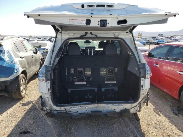 2018 TOYOTA SIENNA SE 5TDXZ3DC9JS930049