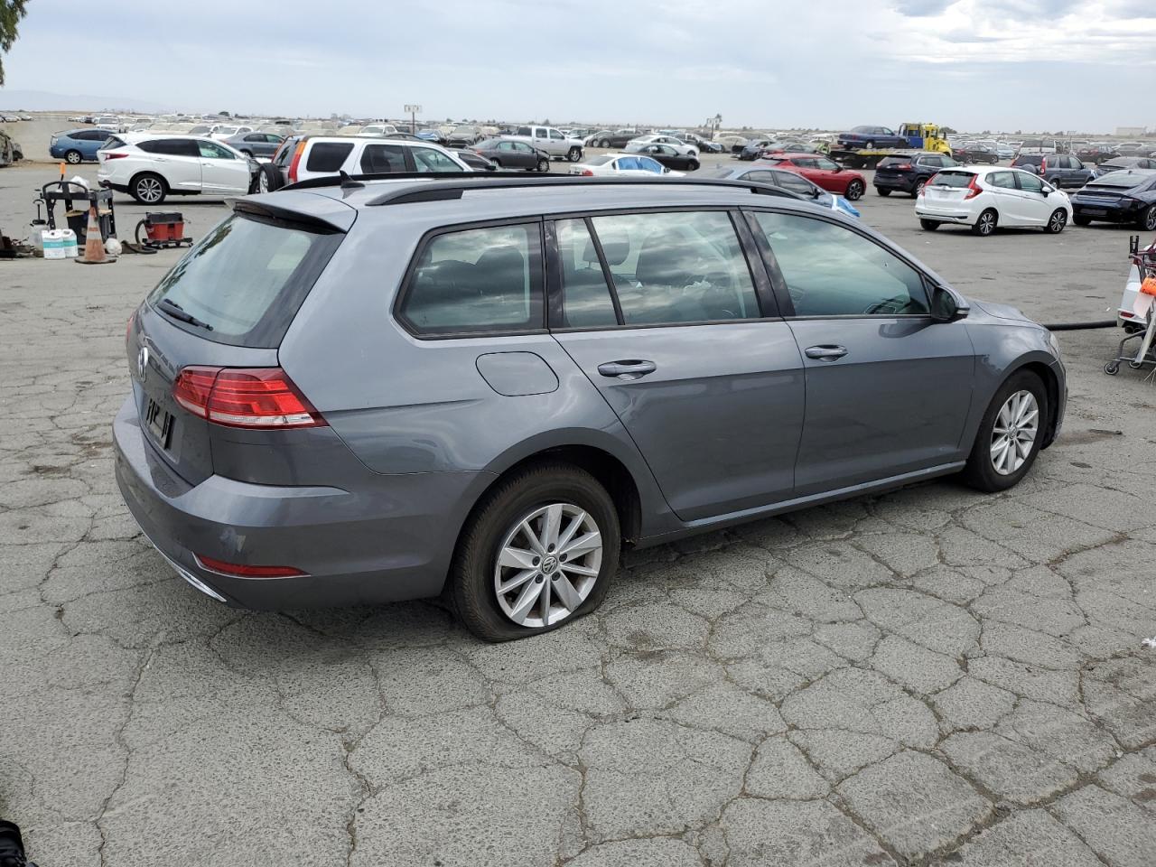 VOLKSWAGEN GOLF SPORTSVAN S