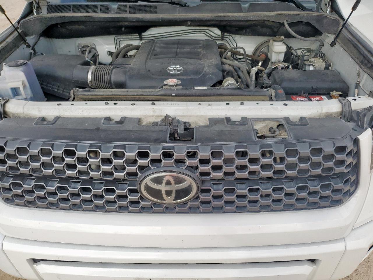 TOYOTA TUNDRA CREWMAX SR5