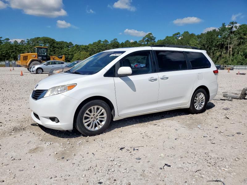 Global Auto Auctions: 2014 TOYOTA SIENNA XLE