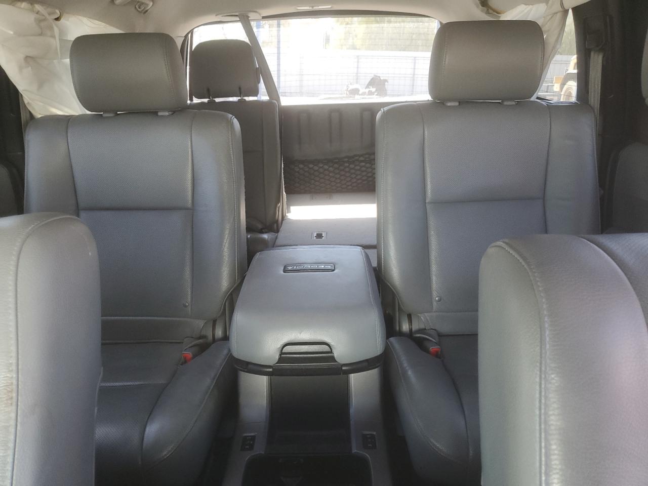 TOYOTA SEQUOIA PLATINUM