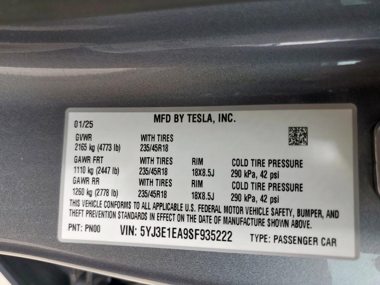 TESLA MODEL 3