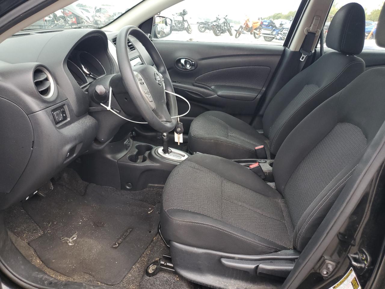 NISSAN VERSA S