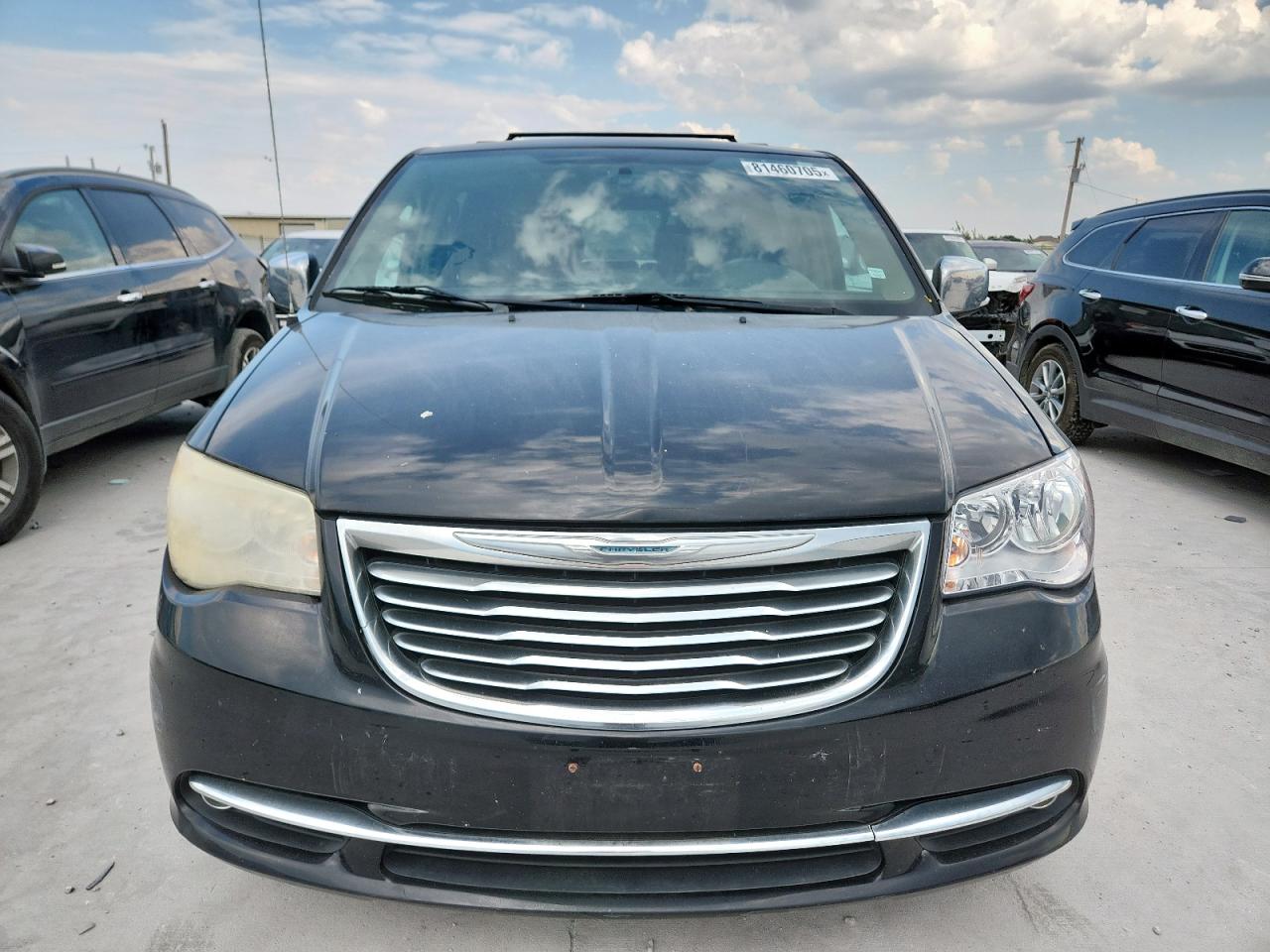 CHRYSLER TOWN & COUNTRY TOURING L