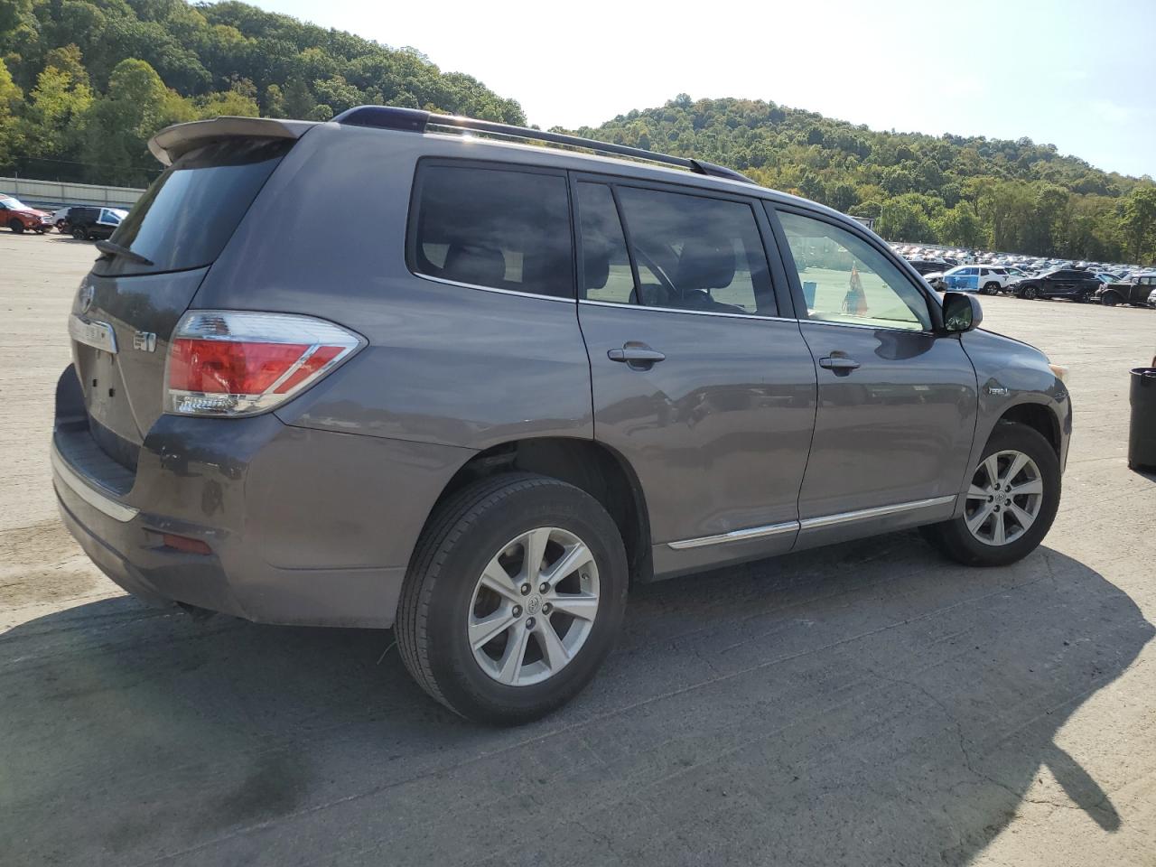 TOYOTA HIGHLANDER HYBRID