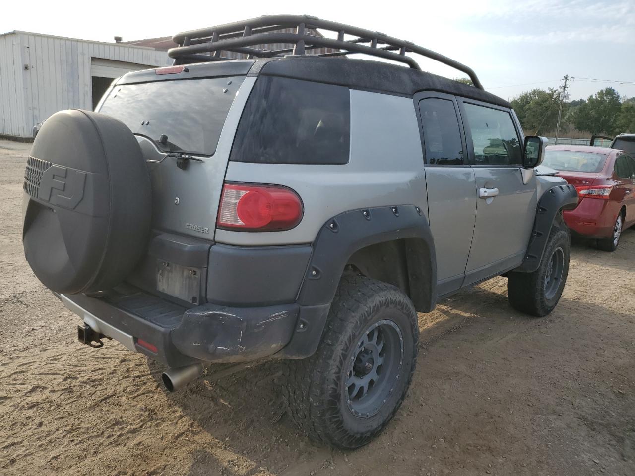 TOYOTA FJ CRUISER