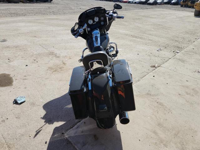 2011 HARLEY-DAVIDSON FLHX - 1HD1KBM14BB671402