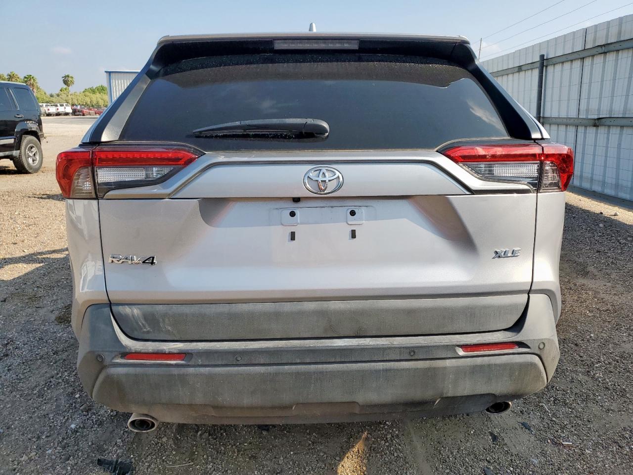 TOYOTA RAV4 XLE PREMIUM