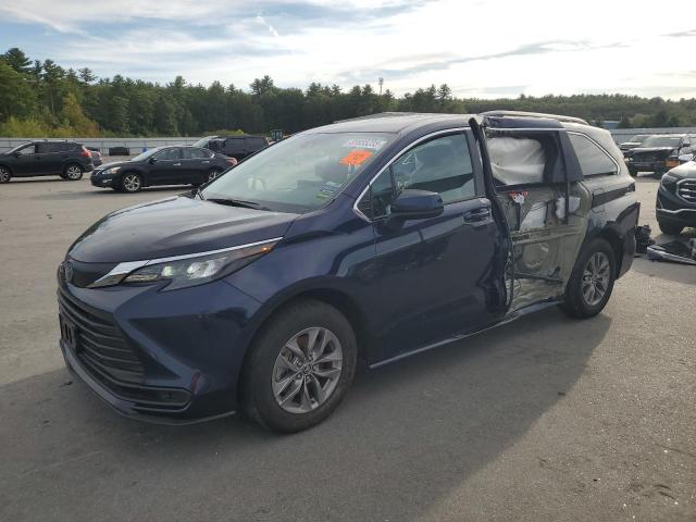 Global Auto Auctions: 2025 TOYOTA SIENNA LE