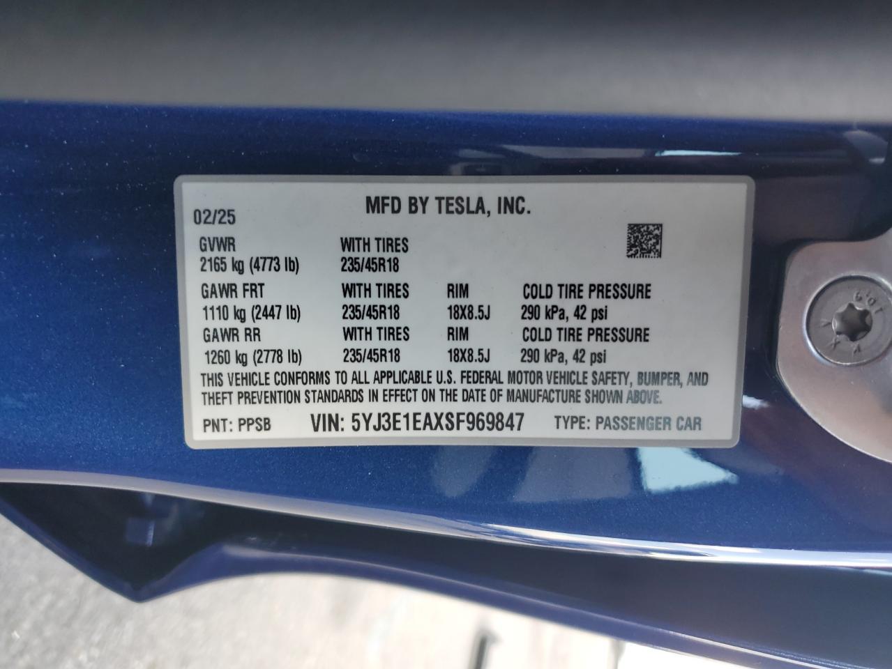 TESLA MODEL 3