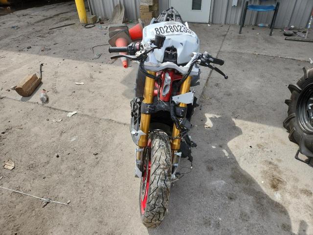 2018 DUCATI SUPERSPORT ZDMVABDS6JB006082