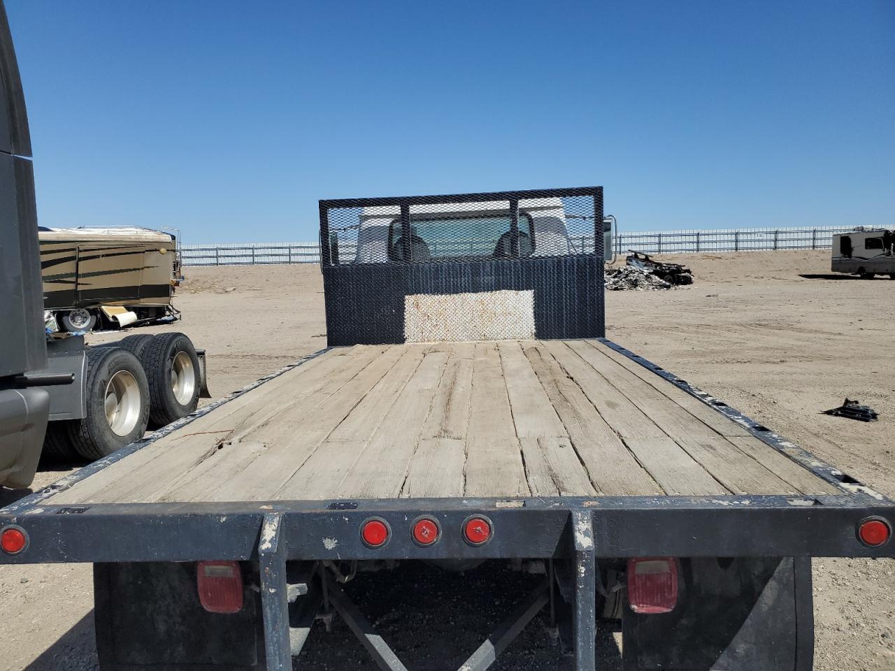 Lot #3235034008 1995 INTERNATIONAL 4000 4700