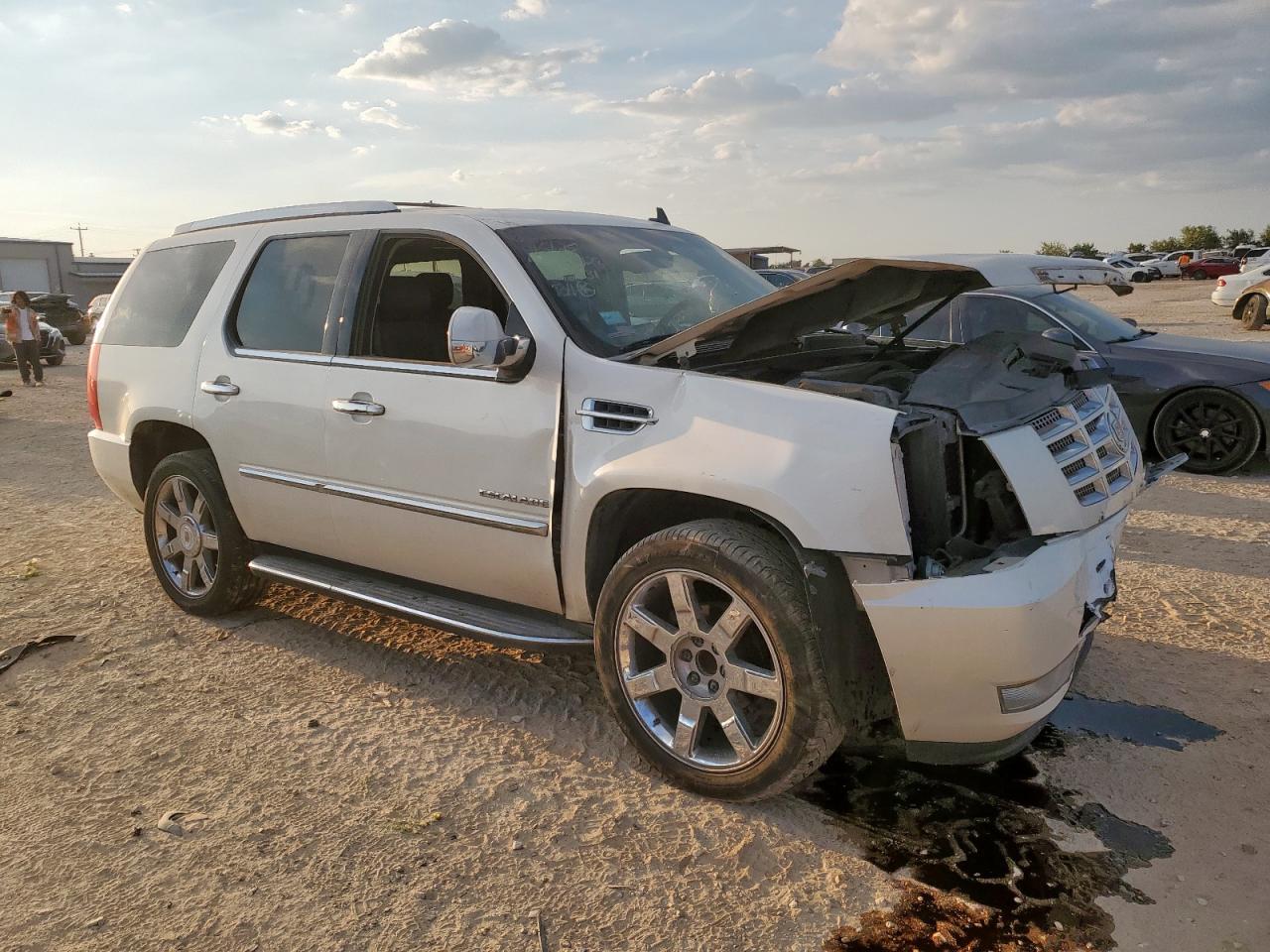 CADILLAC ESCALADE LUXURY