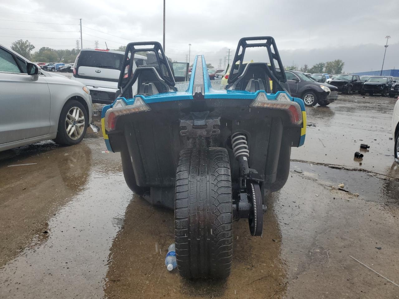 Lot #3302821932 2021 POLARIS SLINGSHOT