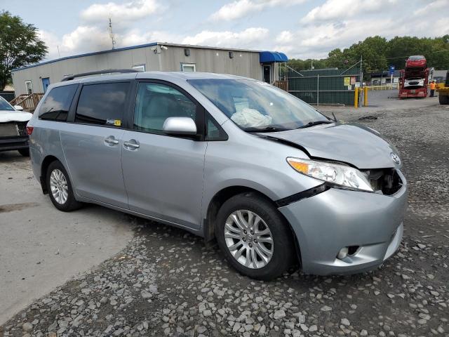 2017 TOYOTA SIENNA XLE 5TDYZ3DC6HS882220
