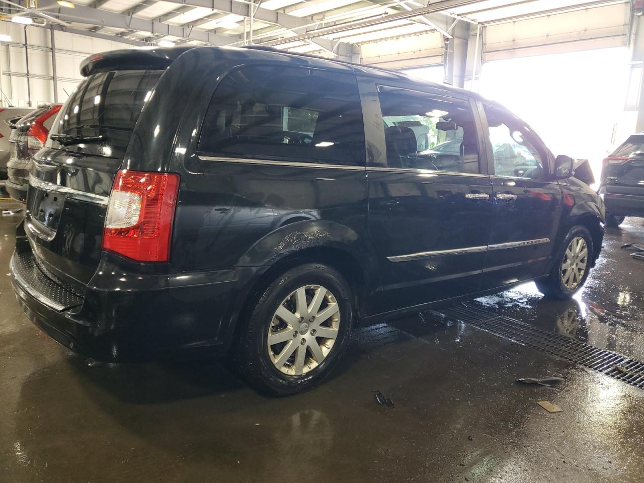 CHRYSLER TOWN & COUNTRY TOURING L